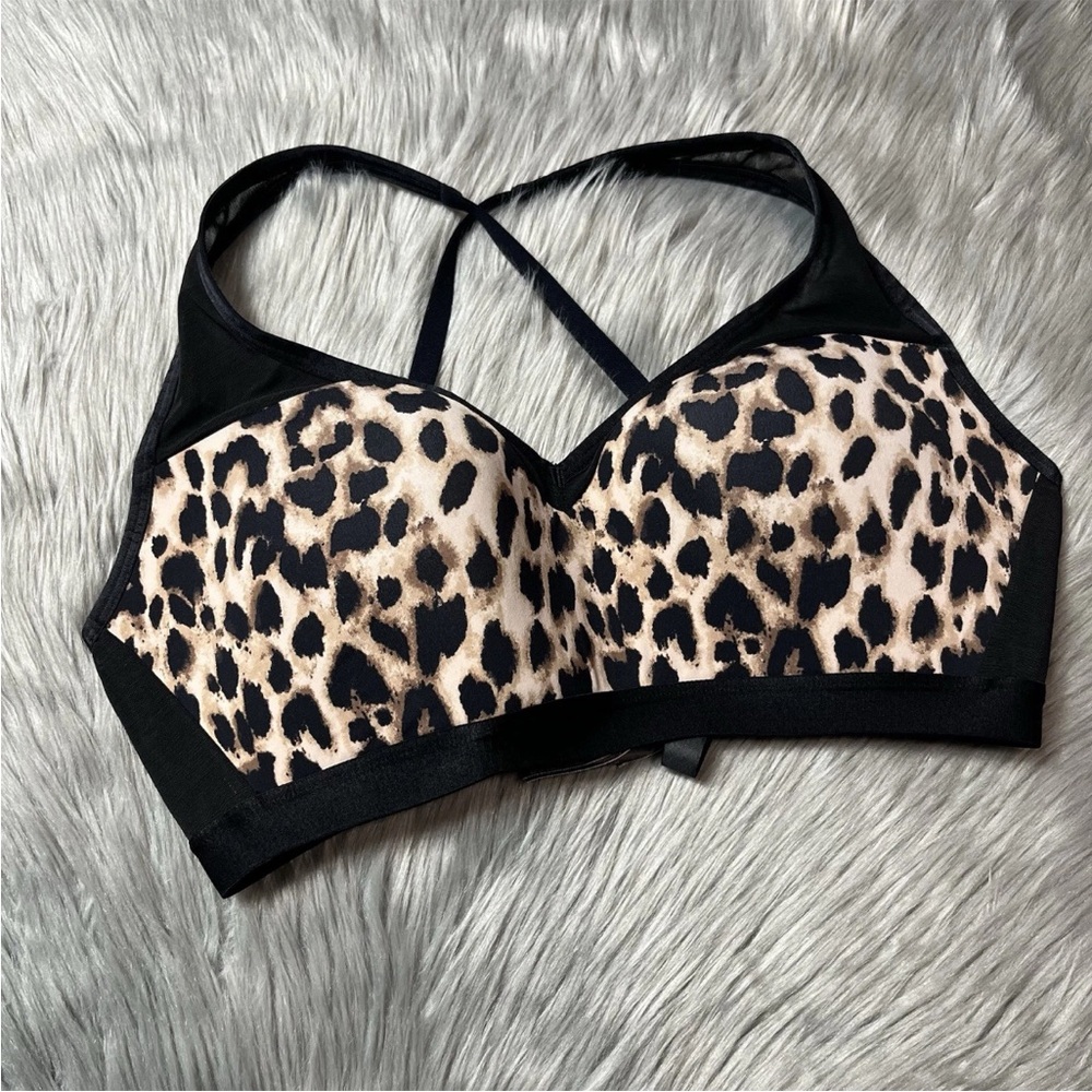 Victoria’s Secret Incredible Lightweight Max Leopard Print Wireless Sports Bra